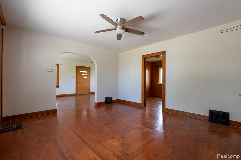 2900 South Miller Road Saginaw, MI 48609 - Photo 13 of 30
