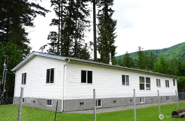 $285,000 | 8375 Golden Valley Boulevard, Maple Falls, WA 98266