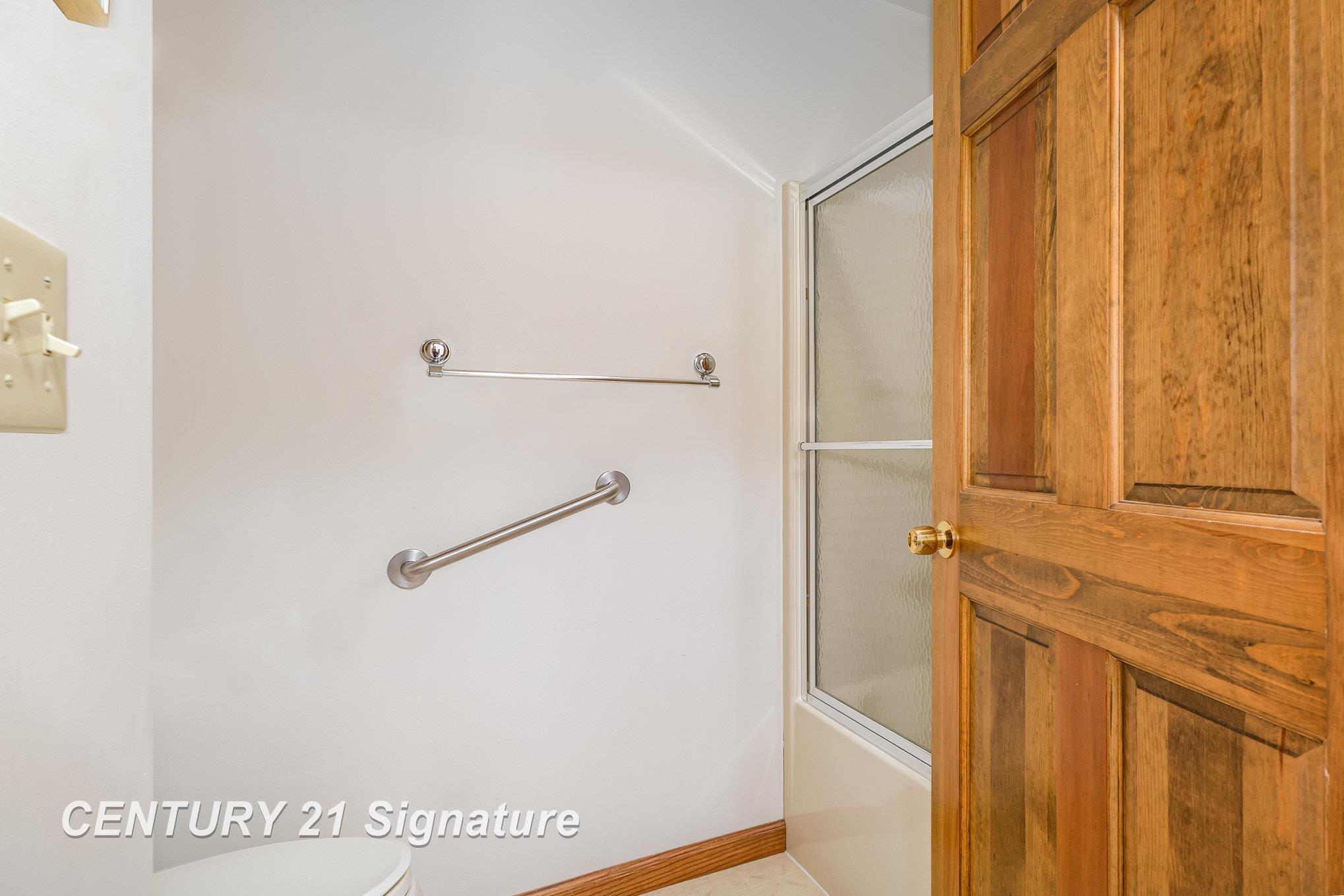 8231 Midland Road Freeland, MI 48623 - Photo 21 of 31 50190135-2bd501df-b236-415f-bdd5-55e4858c0eef.JPG