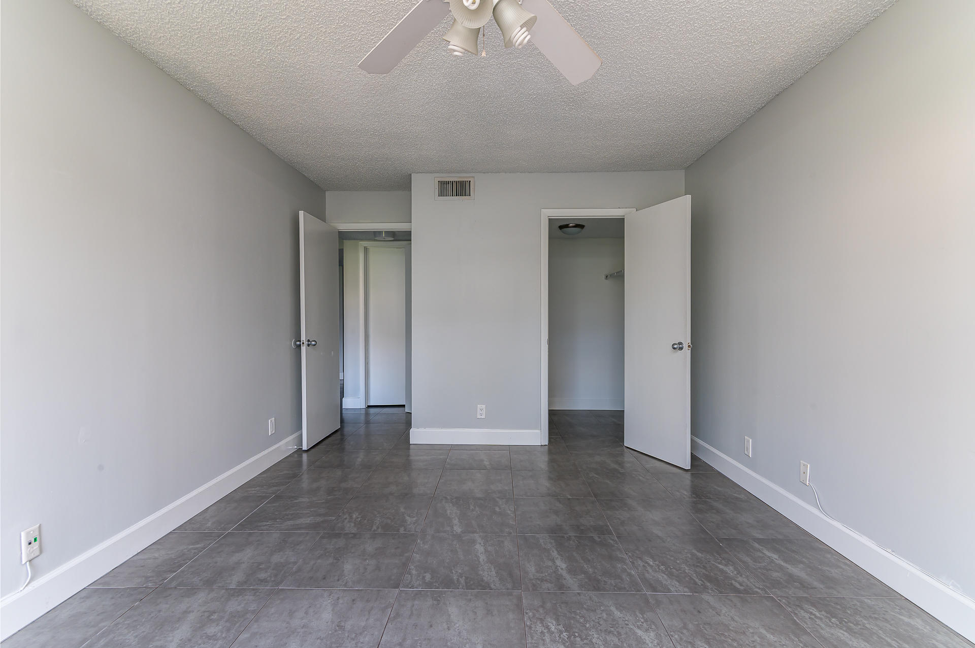 6299 La Costa Drive, Unit B Boca Raton, FL 33433 - Photo 12 of 25 photo-8
