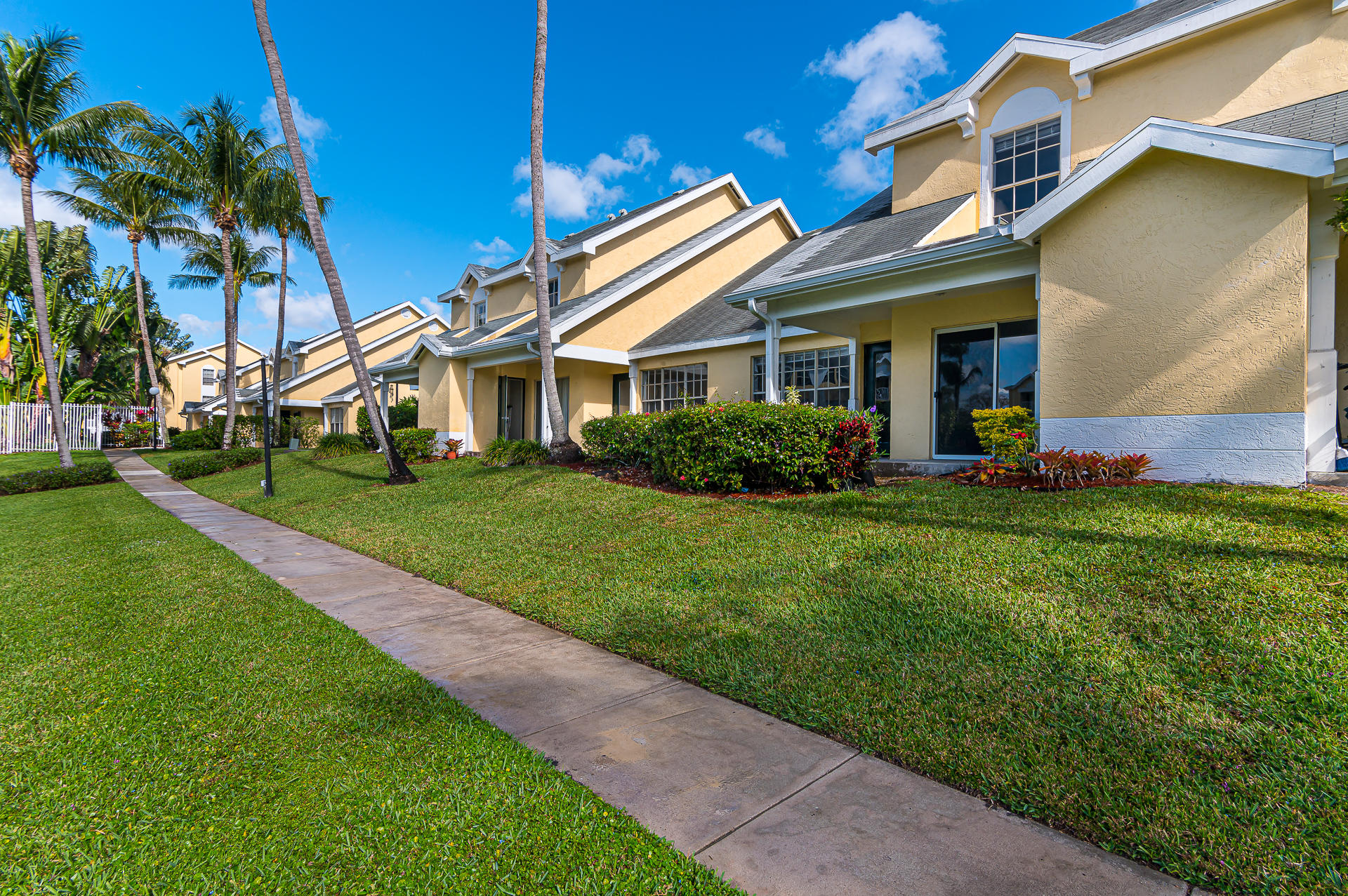 6299 La Costa Drive, Unit B Boca Raton, FL 33433 - Photo 3 of 25 photo-18