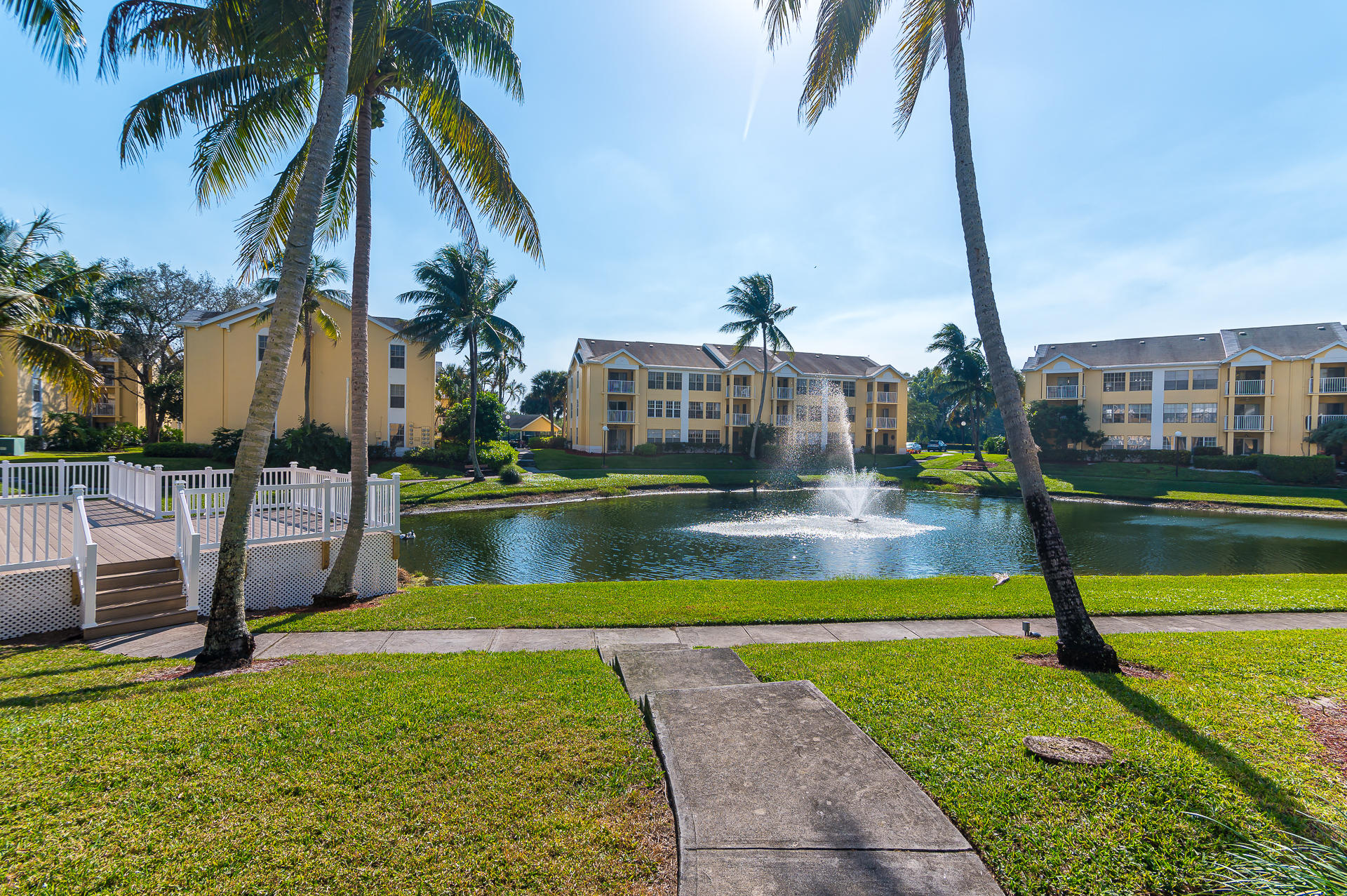 6299 La Costa Drive, Unit B Boca Raton, FL 33433 - Photo 4 of 25 photo-12