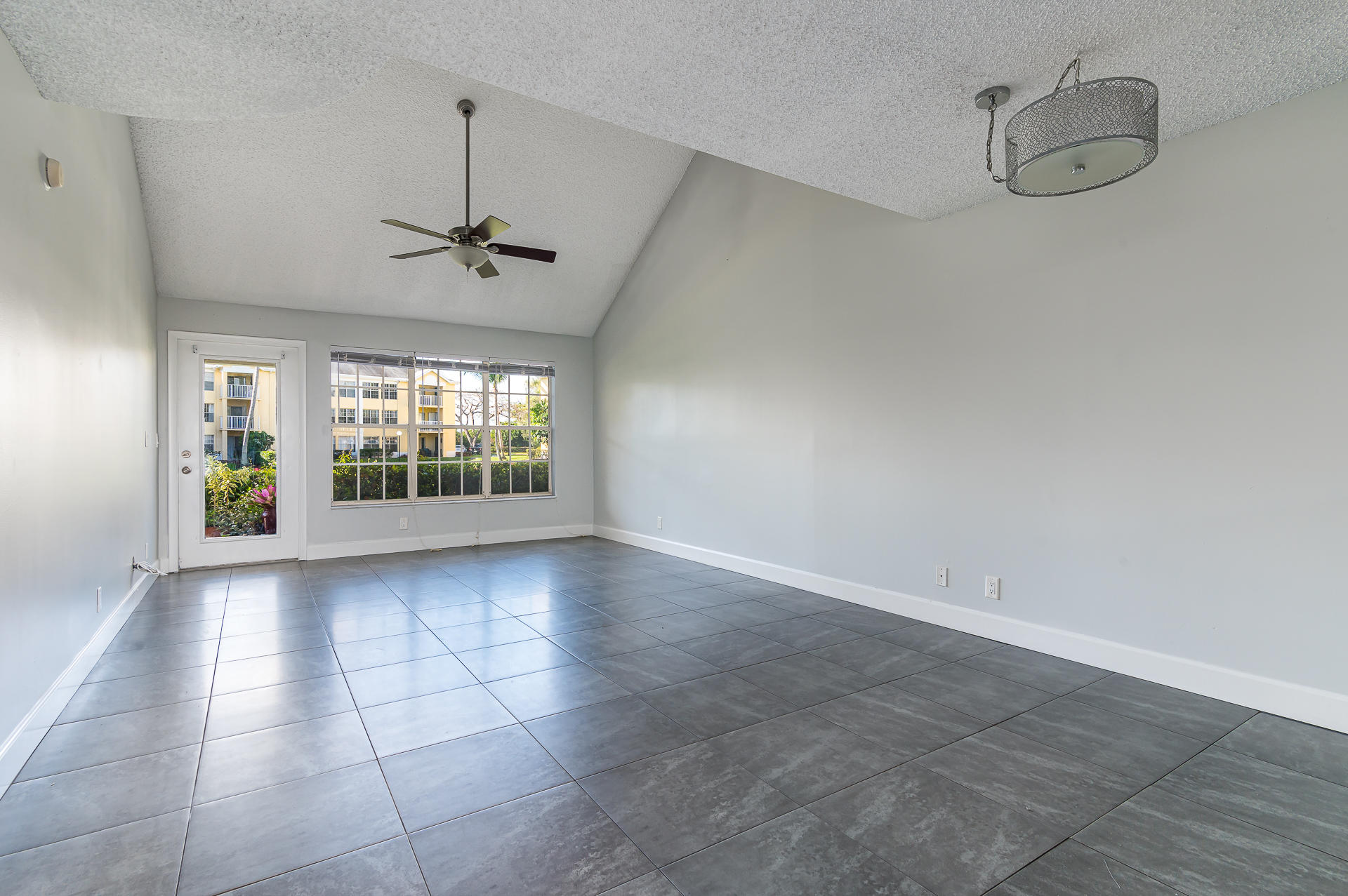 6299 La Costa Drive, Unit B Boca Raton, FL 33433 - Photo 7 of 25 photo-1