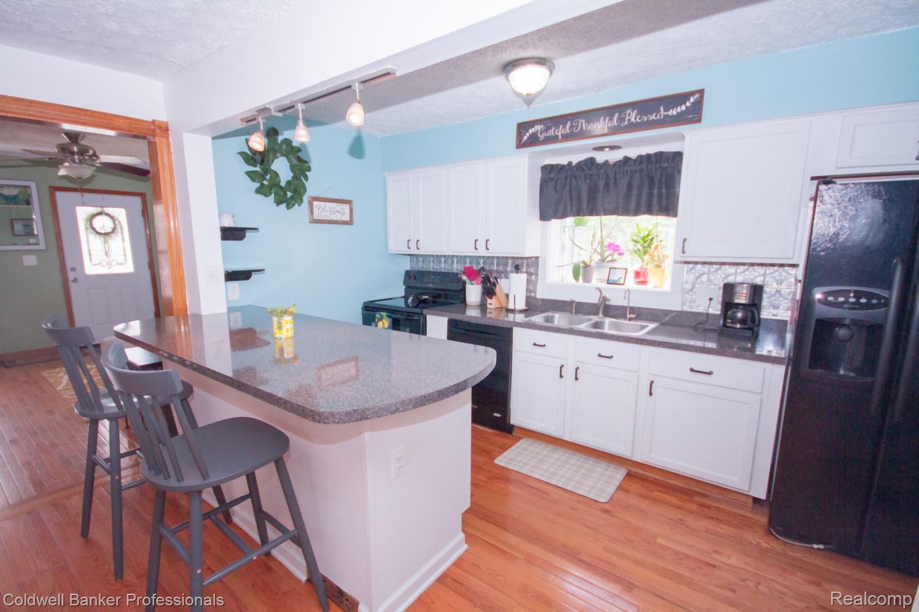 10401 Maple Road Hartland, MI 48353 - Photo 7 of 50 Maple (31).jpg
