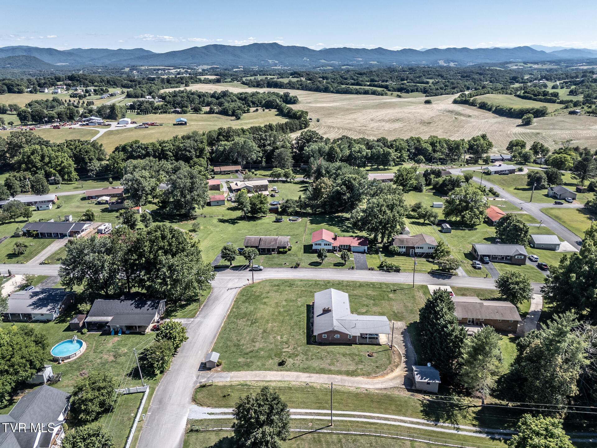 970 Sioux Trail Greeneville, TN 37743 - Photo 13 of 66 970SiouxTrailG_049