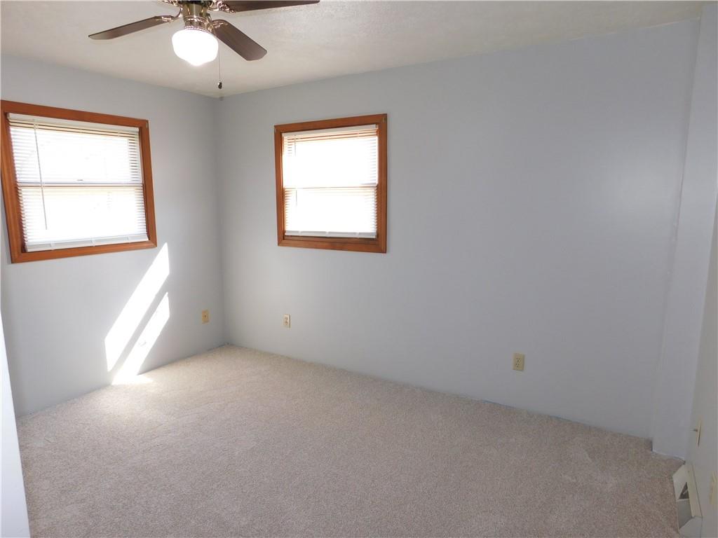 425 Vaneal Road Washington, PA 15301 - Photo 17 of 24 an empty room with a window