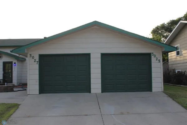 $325,000 | 3025 18th Street South, Fargo, ND 58103