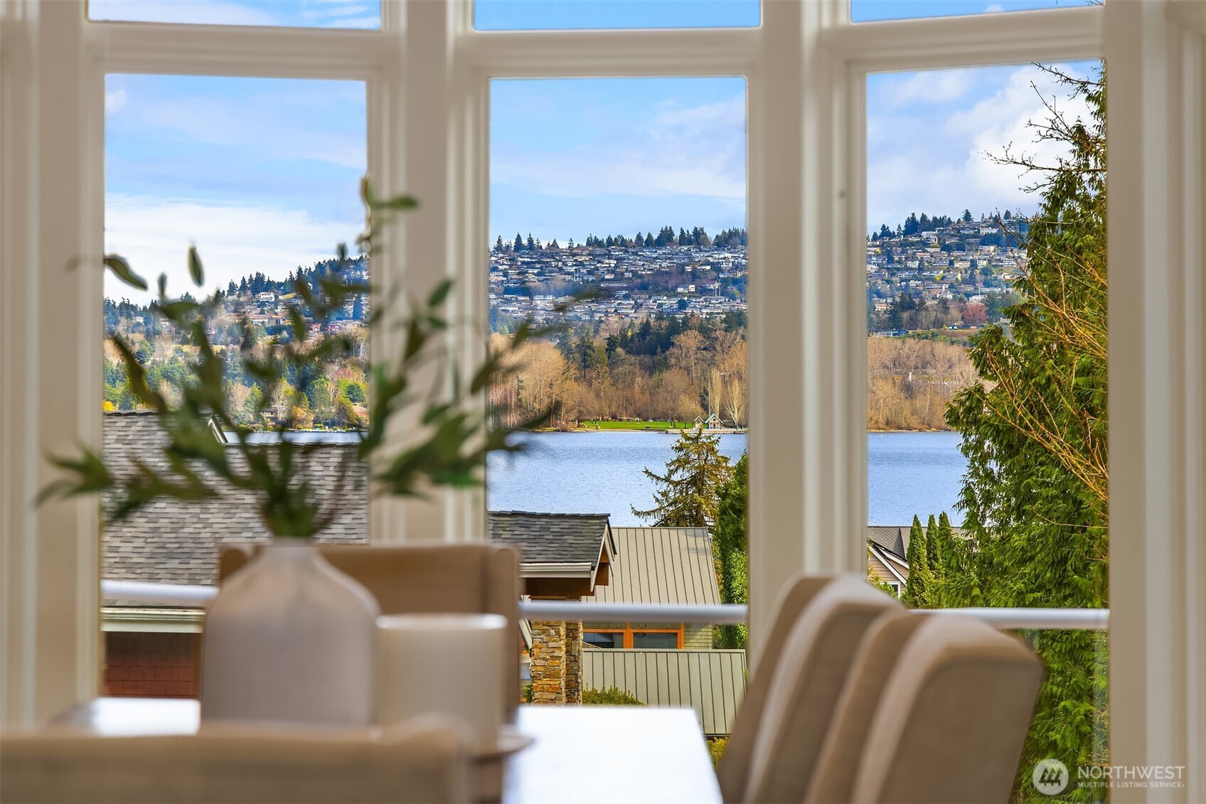 4419 Ferncroft Road Mercer Island, WA 98040 - Photo 11 of 38