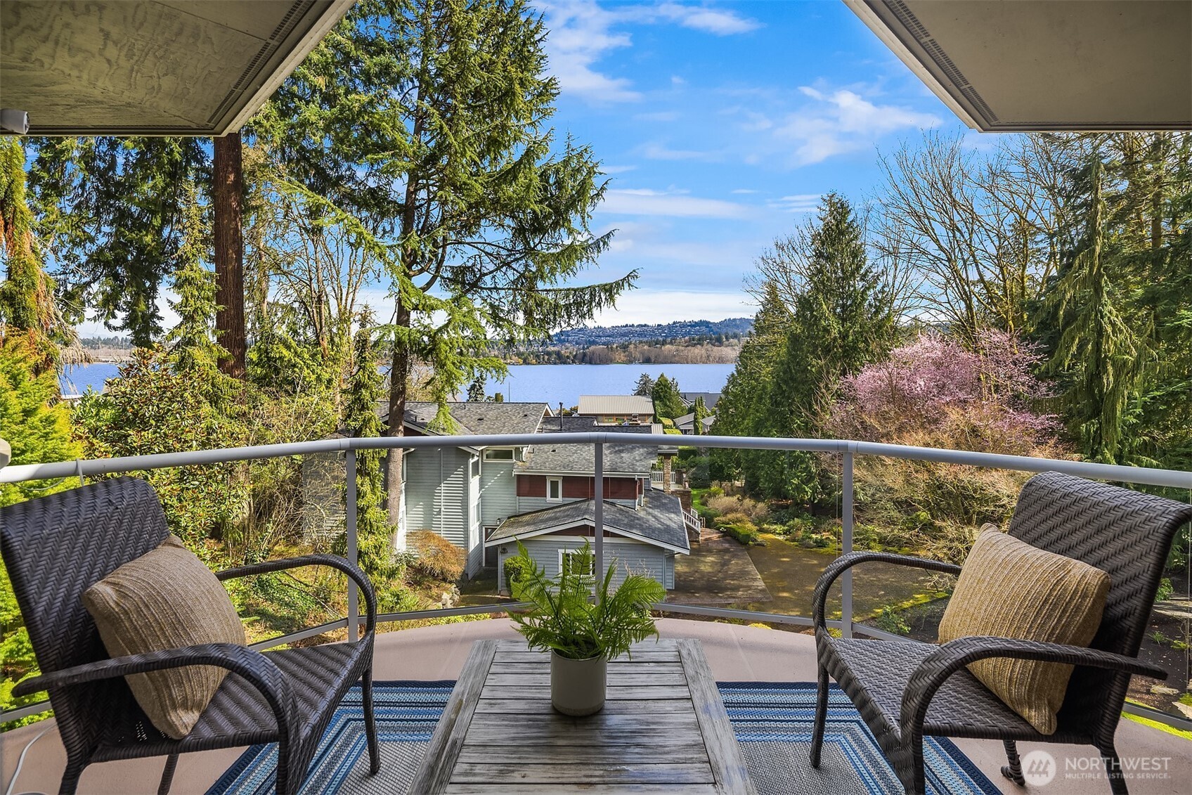 4419 Ferncroft Road Mercer Island, WA 98040 - Photo 28 of 38