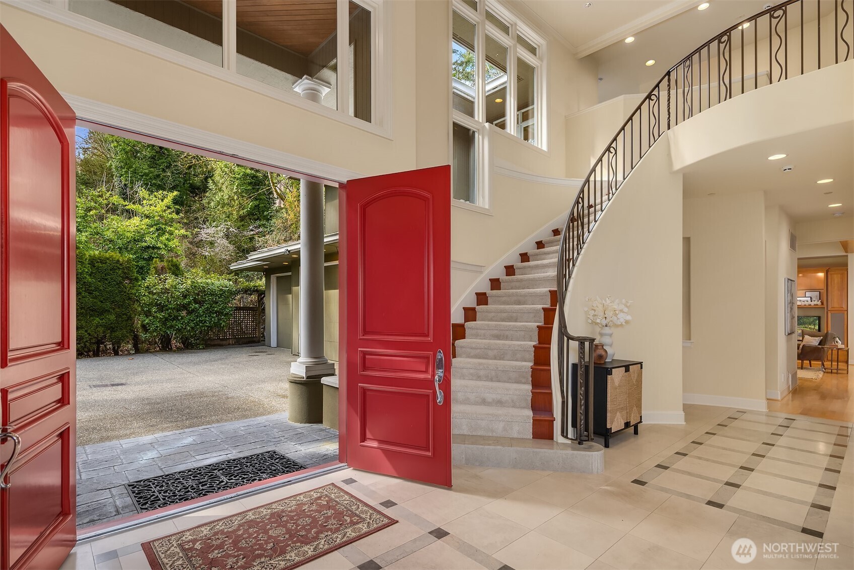 4419 Ferncroft Road Mercer Island, WA 98040 - Photo 4 of 38