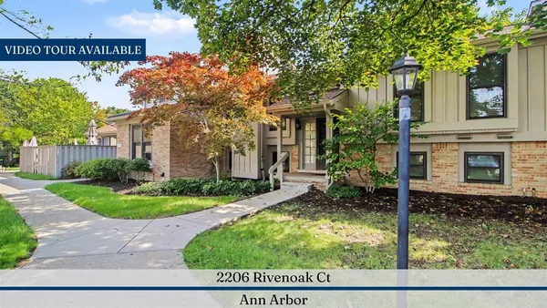$379,000 | 2206 Rivenoak Court, Ann Arbor, MI 48103