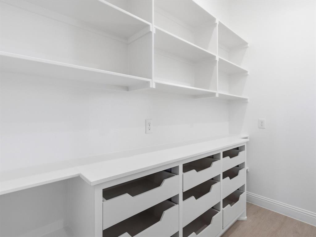3152 Infinity Drive Weatherford, TX 76087 - Photo 18 of 40 a room with a walk in closet