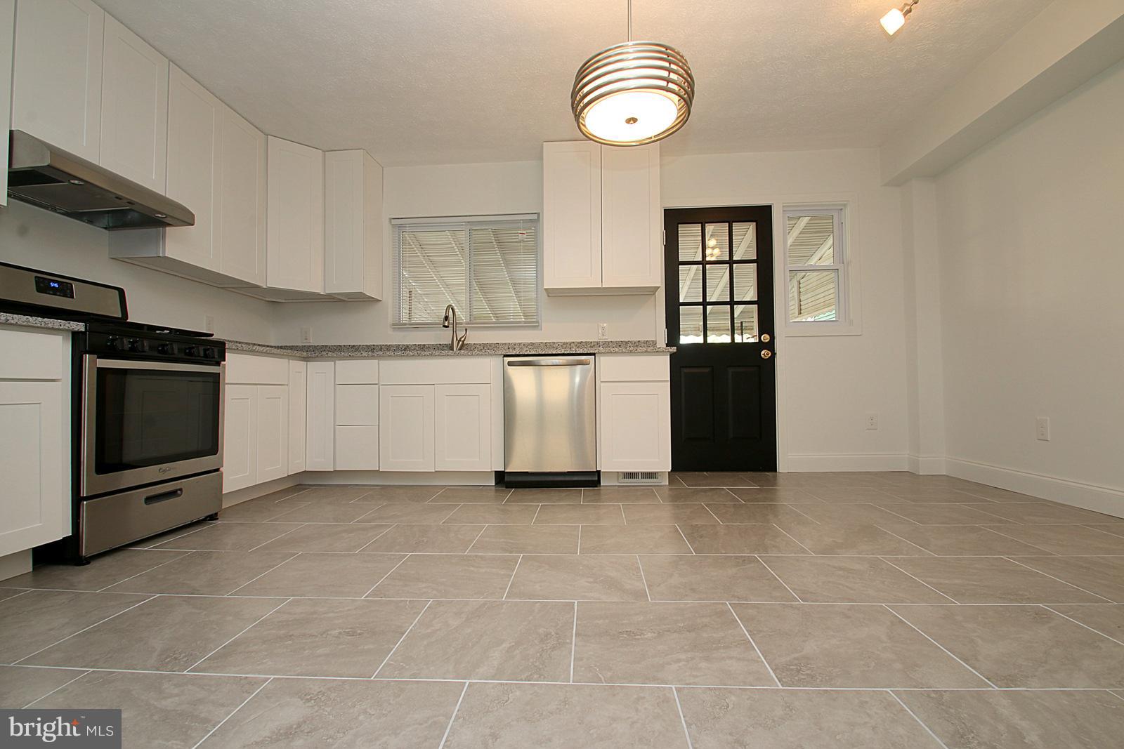 8079 Wallace Road Dundalk, MD 21222 - Photo 14 of 30 Kitchen