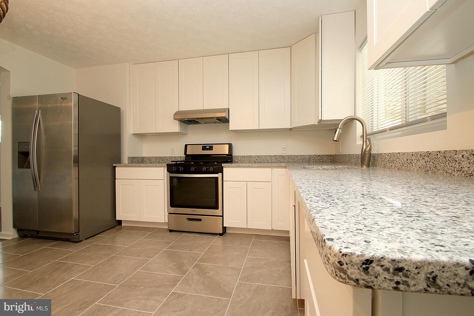 8079 Wallace Road Dundalk, MD 21222 - Photo 17 of 30 Kitchen