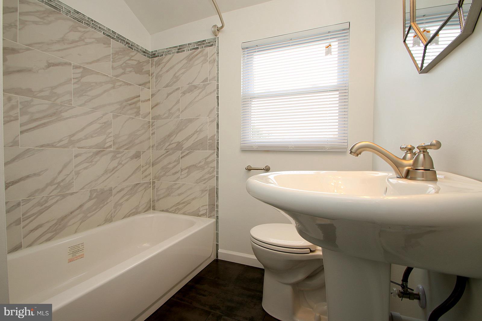 8079 Wallace Road Dundalk, MD 21222 - Photo 20 of 30 Bath