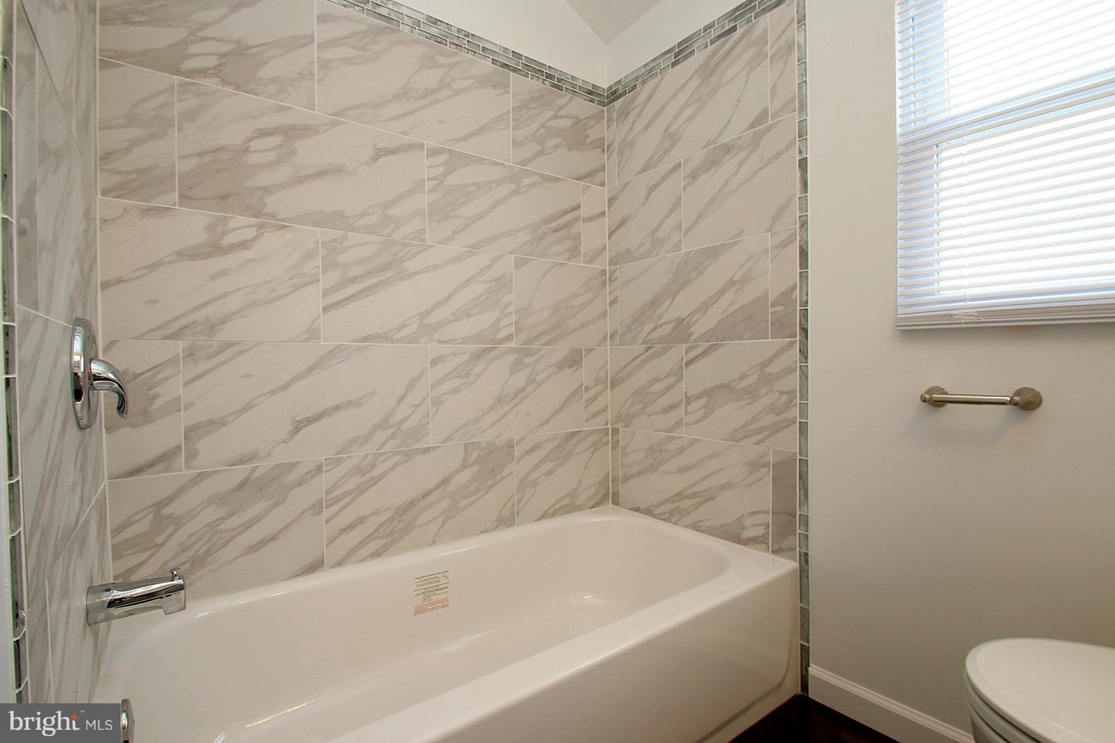 8079 Wallace Road Dundalk, MD 21222 - Photo 22 of 30 Bath