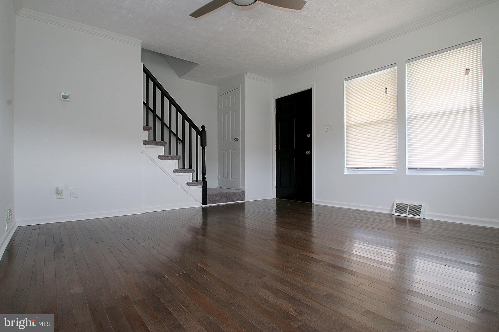 8079 Wallace Road Dundalk, MD 21222 - Photo 6 of 30 Living Room