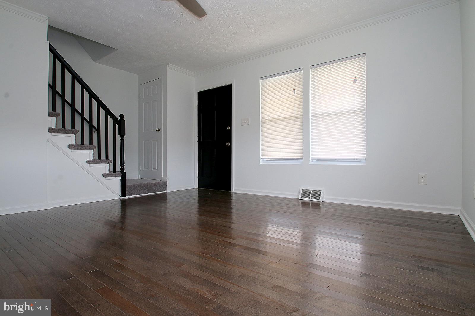 8079 Wallace Road Dundalk, MD 21222 - Photo 9 of 30 Living Room