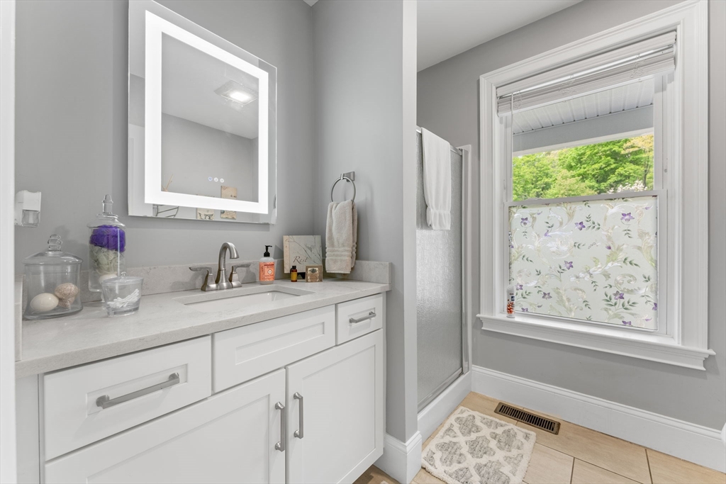 22 Jacobs Road Southbridge, MA 01550 - Photo 17 of 42