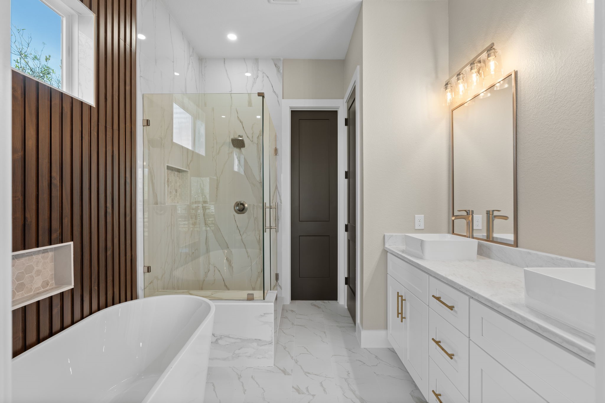 4931 Rue Street Houston, TX 77033 - Photo 7 of 19 Pictures are from previous development by builder located at 5002 Sunbeam Street, Houston, TX. Selections are subject to change.