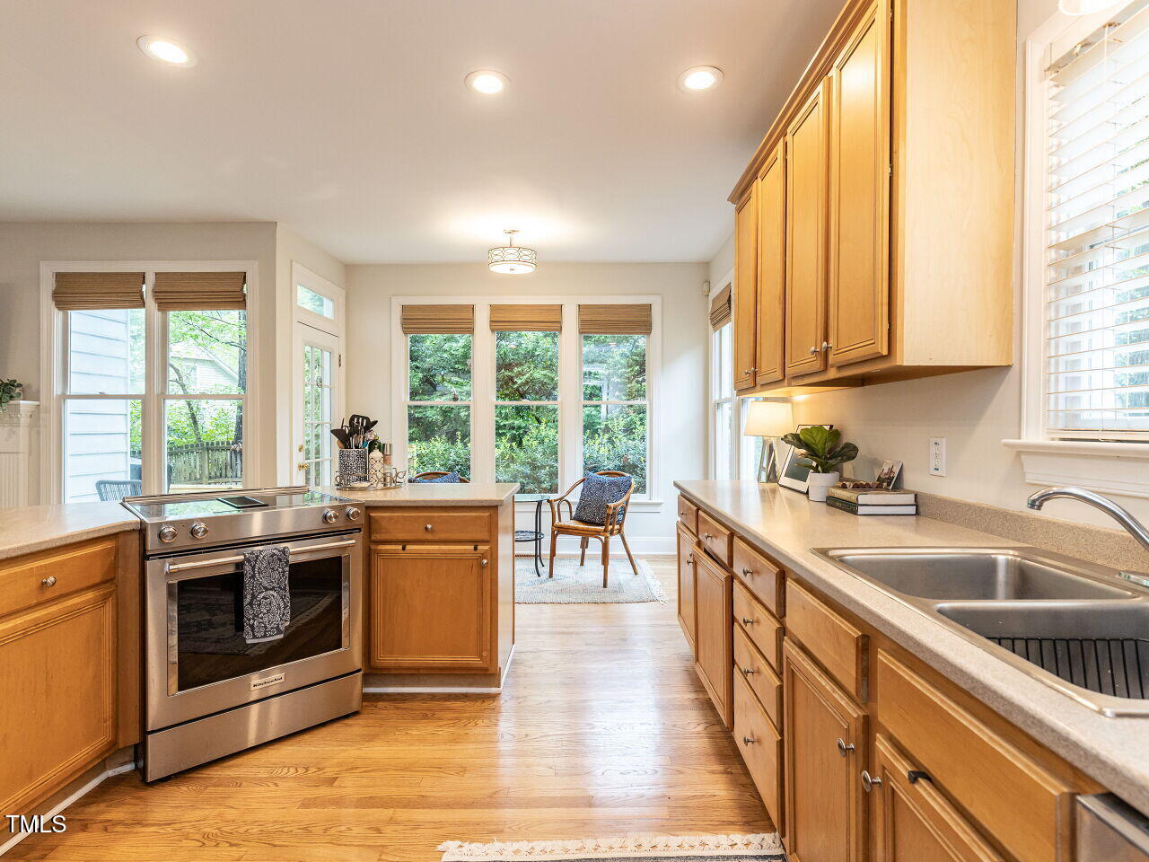 6909 Clear Sailing Lane Raleigh, NC 27615 - Photo 7 of 33 008-1280x960-kitchen-breakfast