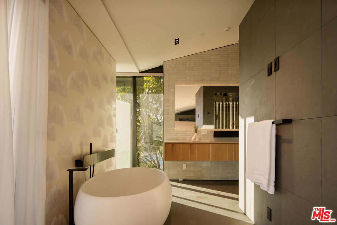1853 Bel Air Road Los Angeles, CA 90077 - Photo 26 of 54