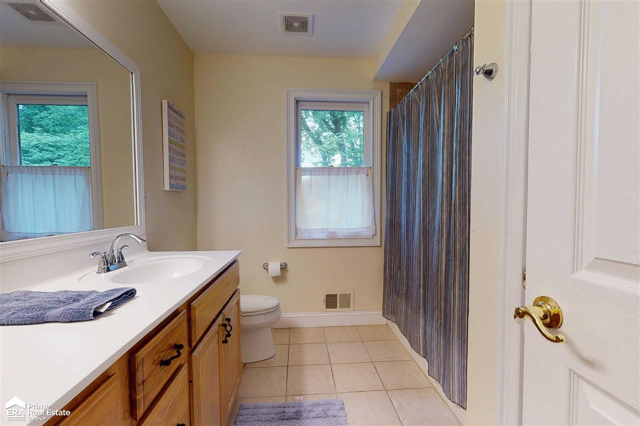 2220 Pheasant Ridge Lapeer, MI 48446 - Photo 45 of 94