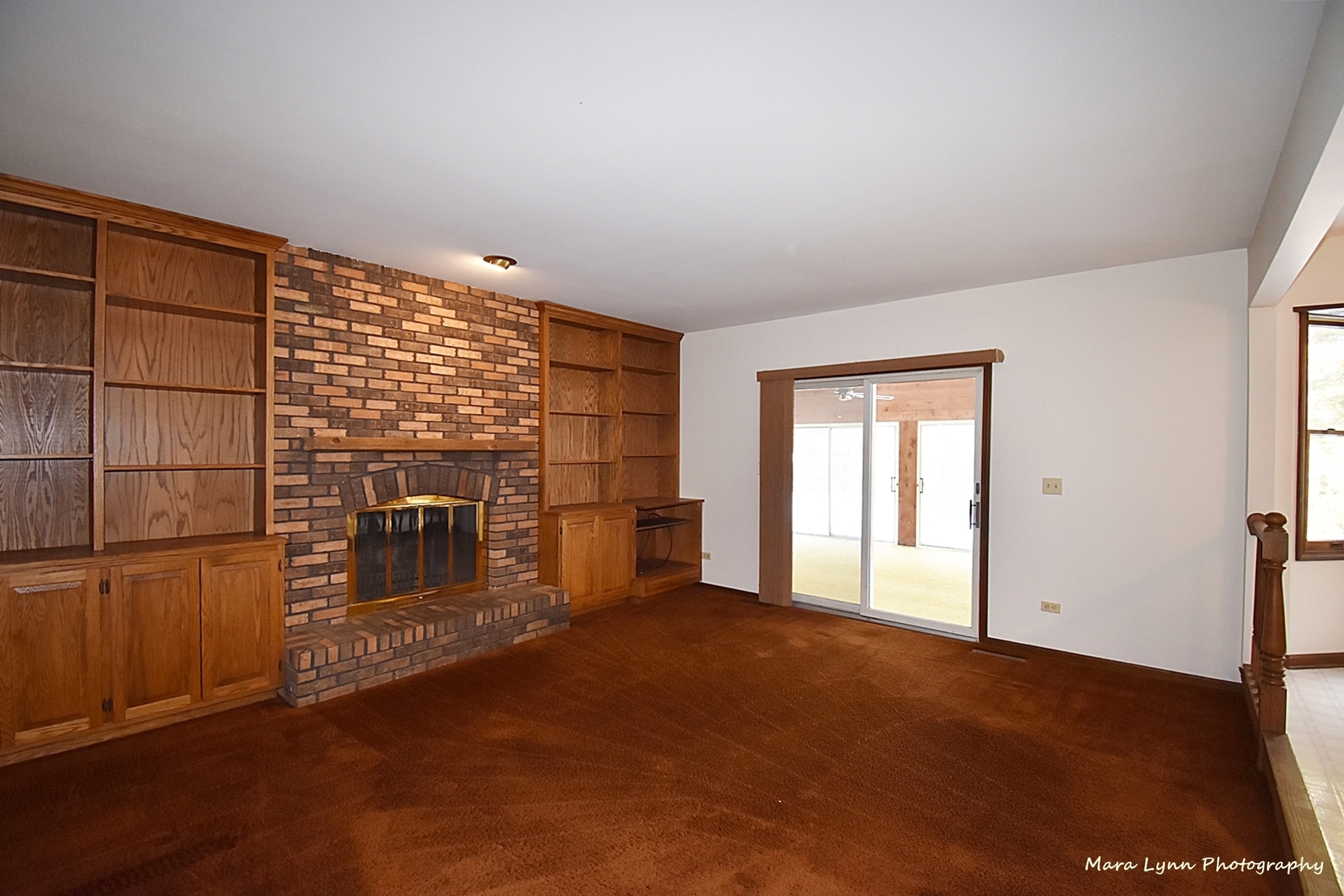 36W818 Oak Road St. Charles, IL 60175 - Photo 14 of 46 a view of an empty room with a window