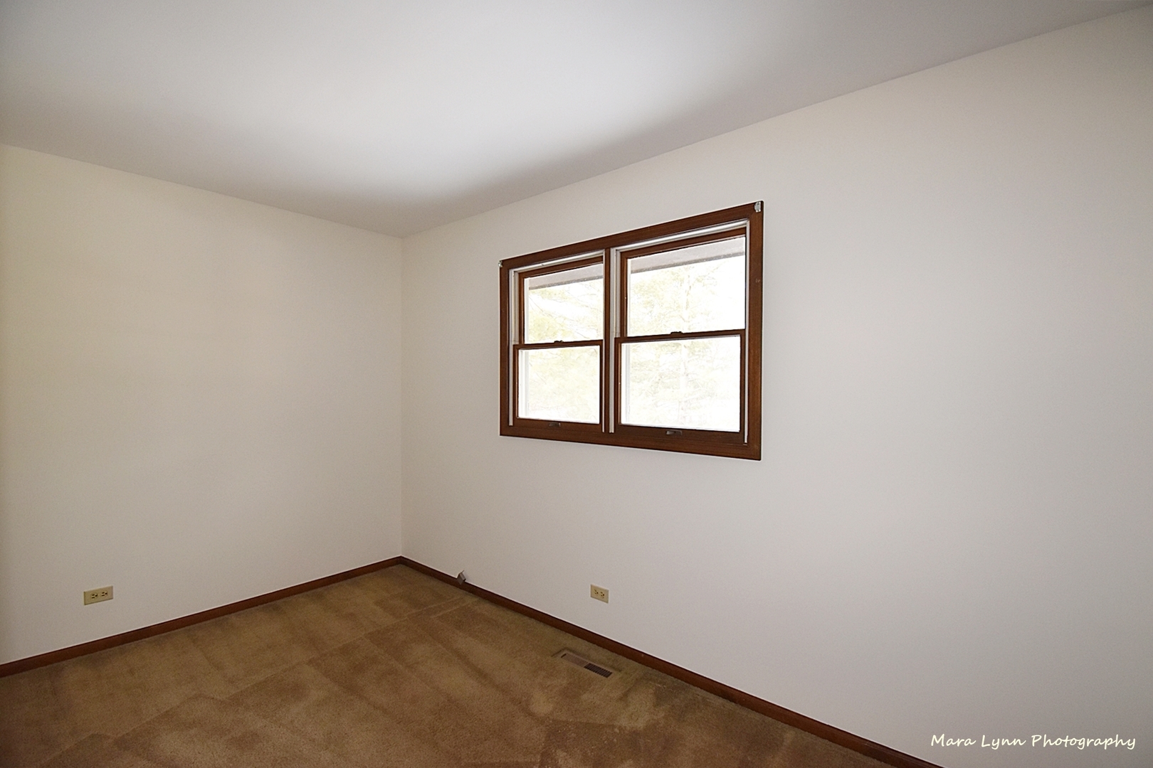 36W818 Oak Road St. Charles, IL 60175 - Photo 26 of 46 an empty room with a window