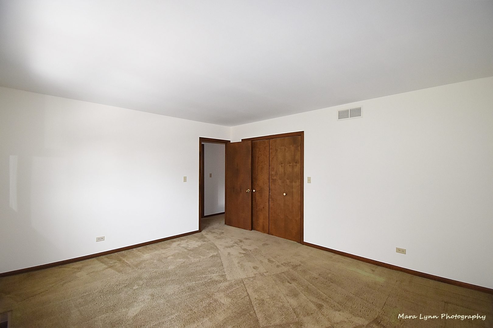 36W818 Oak Road St. Charles, IL 60175 - Photo 29 of 46 a view of an empty room