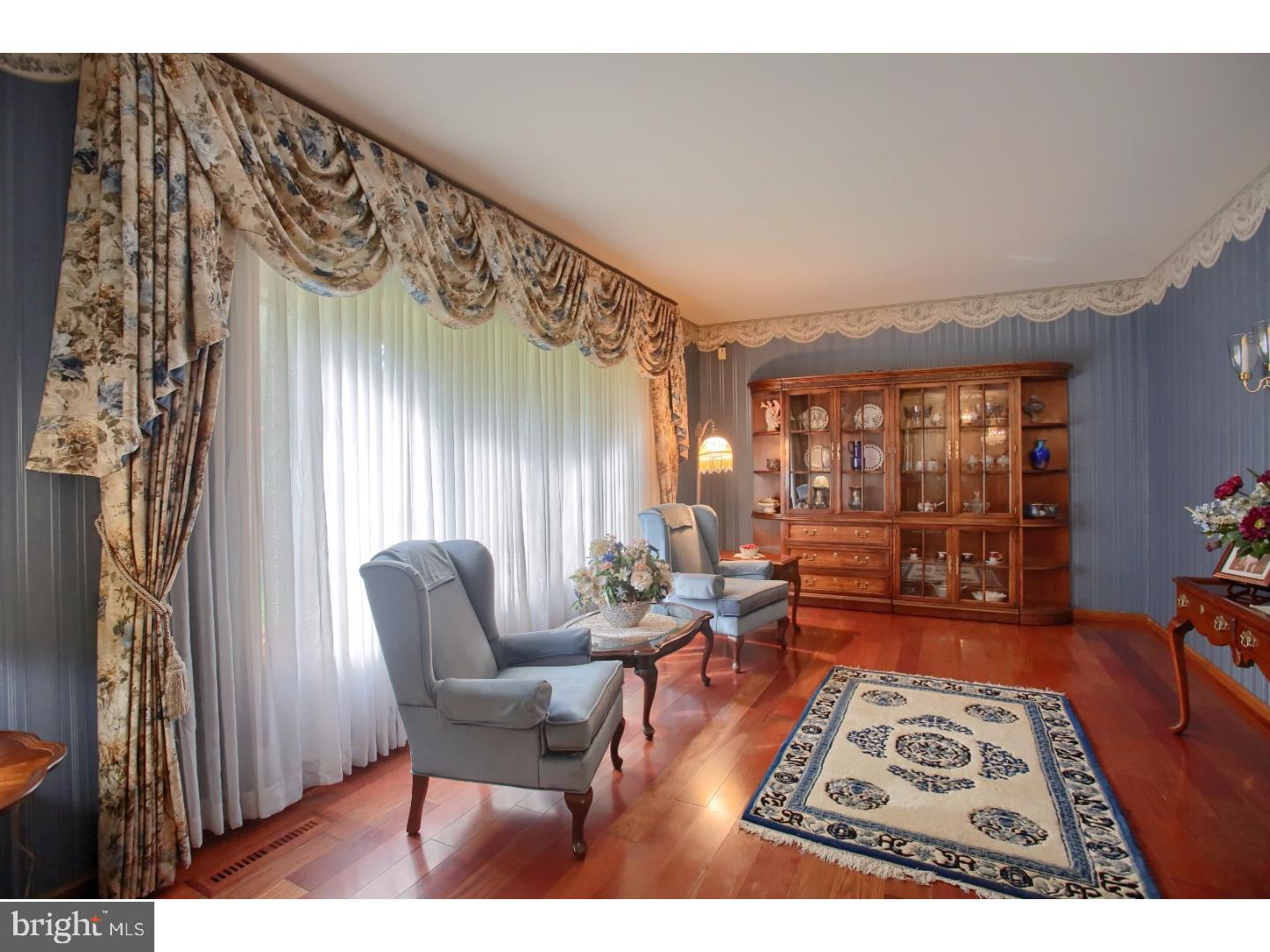 650 Pineland Road Birdsboro, PA 19508 - Photo 6 of 25 Living Room