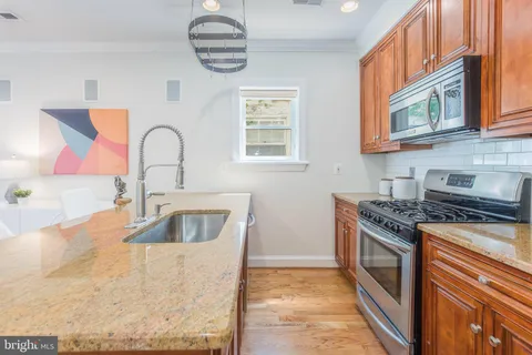 $559,900 | 1116 C Street Northeast, Unit 202, Washington, DC 20002