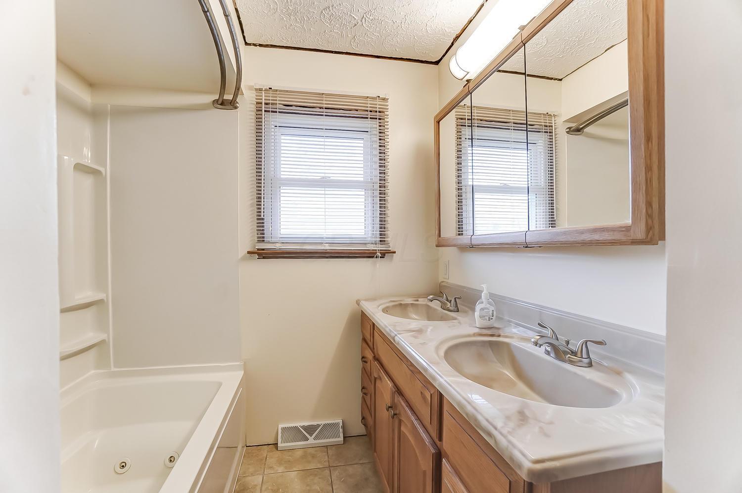 2884 Alkire Road Grove City, OH 43123 - Photo 15 of 30