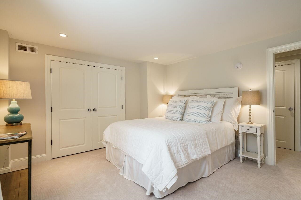 2821 Anderson Drive Raleigh, NC 27608 - Photo 25 of 30 Guest Room