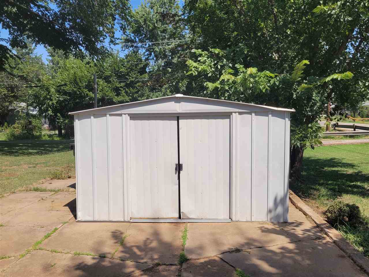 601 Locust Street Perry, OK 73077 - Photo 31 of 34 Gallery Image 31