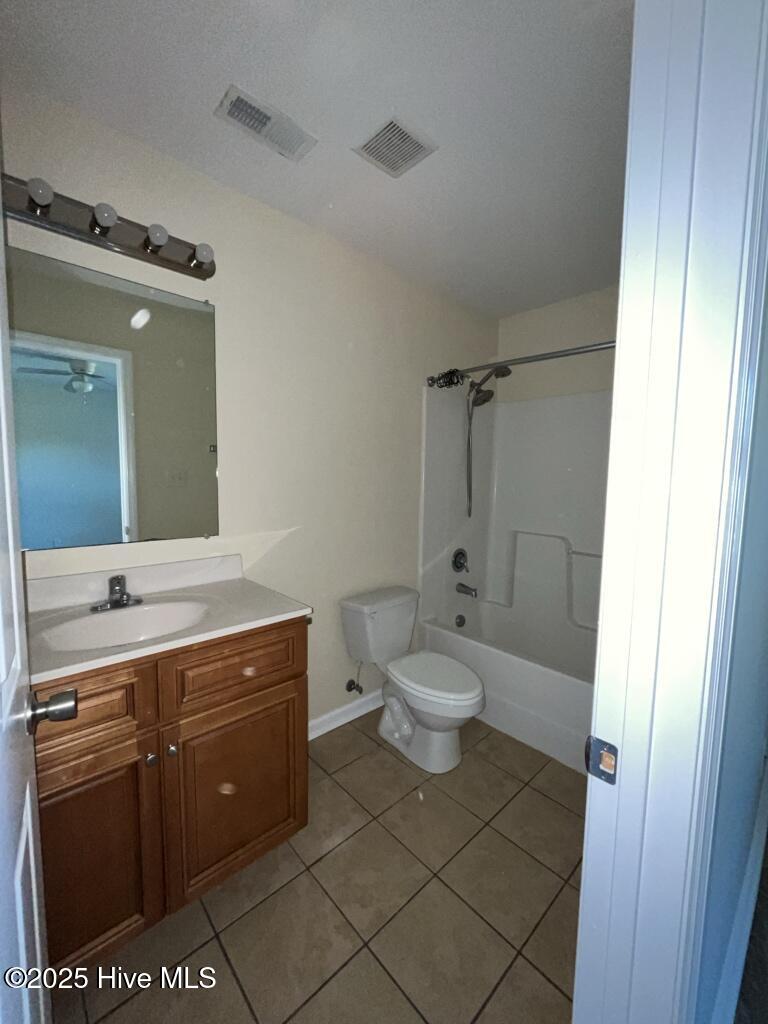 106 Laib Lane, Unit 2 Sneads Ferry, NC 28460 - Photo 4 of 9 Bathroom