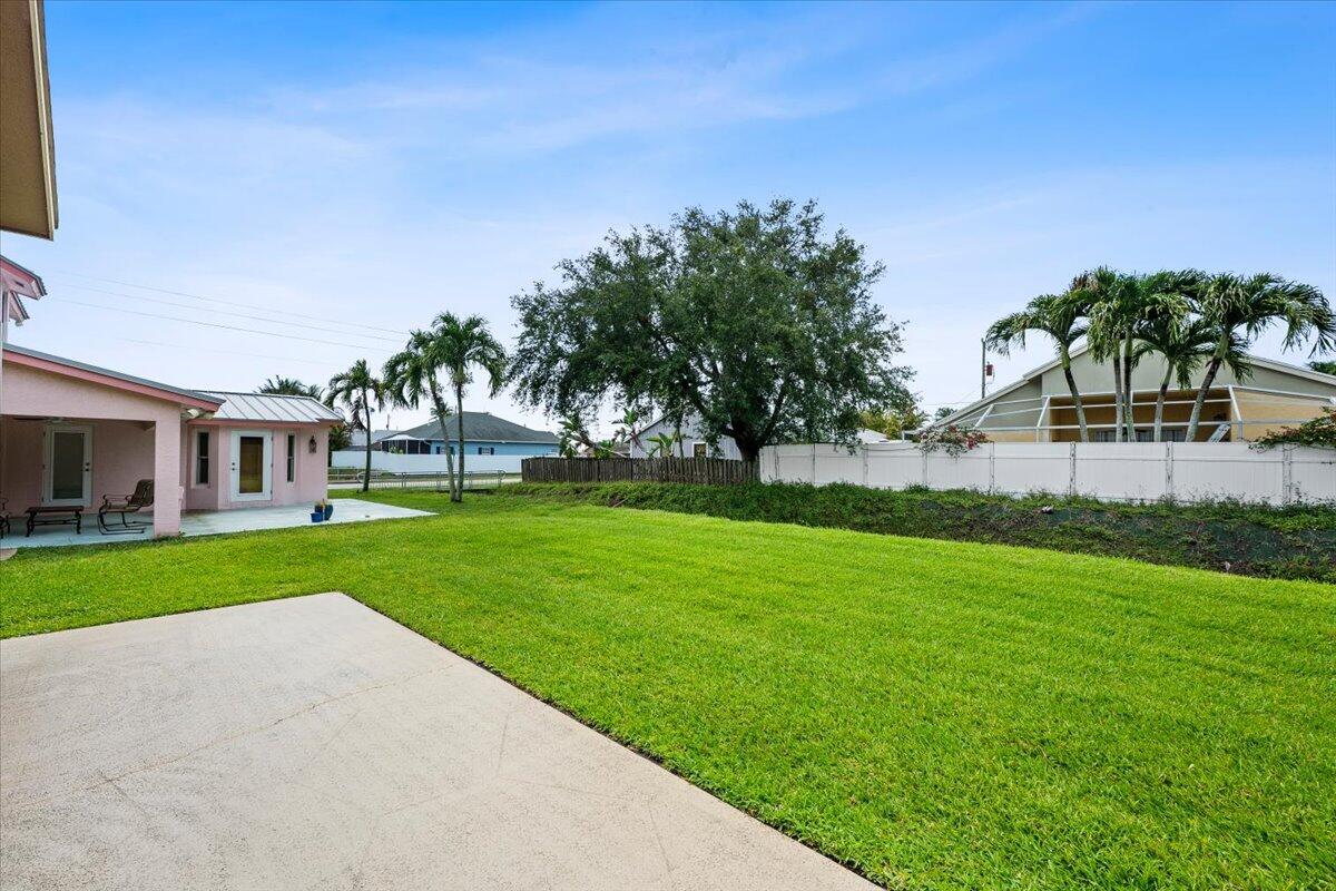 6397 Garrett Street Jupiter, FL 33458 - Photo 4 of 36 05-LUX_0865