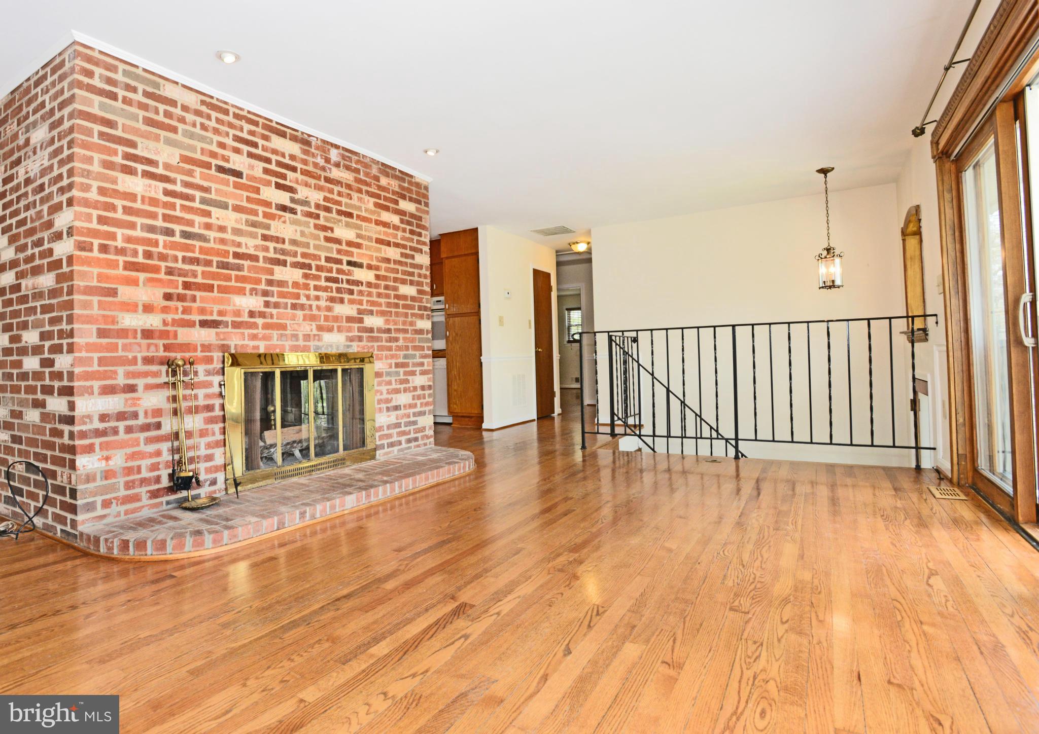 3010 Danville Road Brandywine, MD 20613 - Photo 10 of 29 Living Room