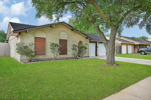 $1,750 | 10026 Kirkglen Drive, Houston, TX 77089