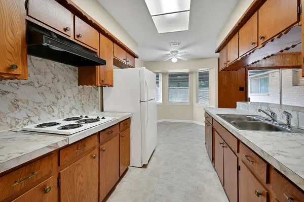 $1,750 | 10026 Kirkglen Drive, Houston, TX 77089