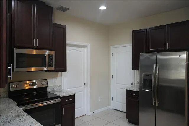 $2,300 | 2212 Lennox Dale Lane, Brandon, FL 33510