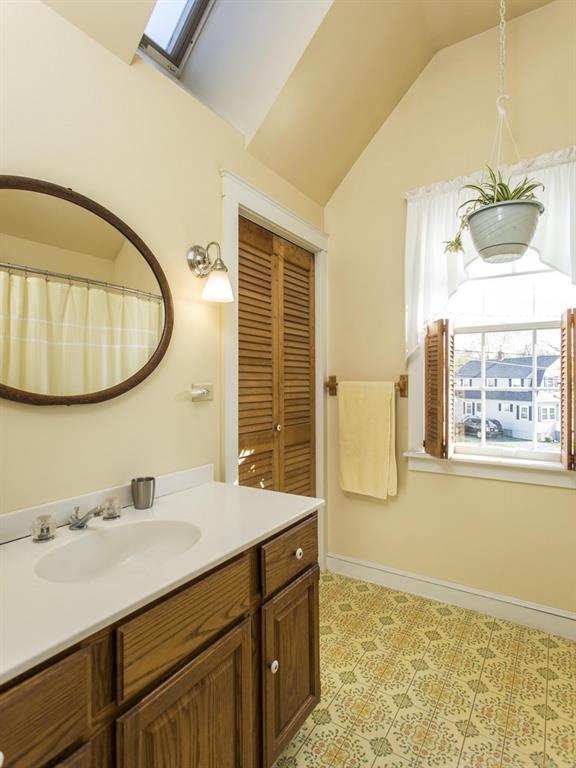 3 Charles Road Cape Elizabeth, ME 04107 - Photo 22 of 25 Bath with skylight and cathedral ceiling