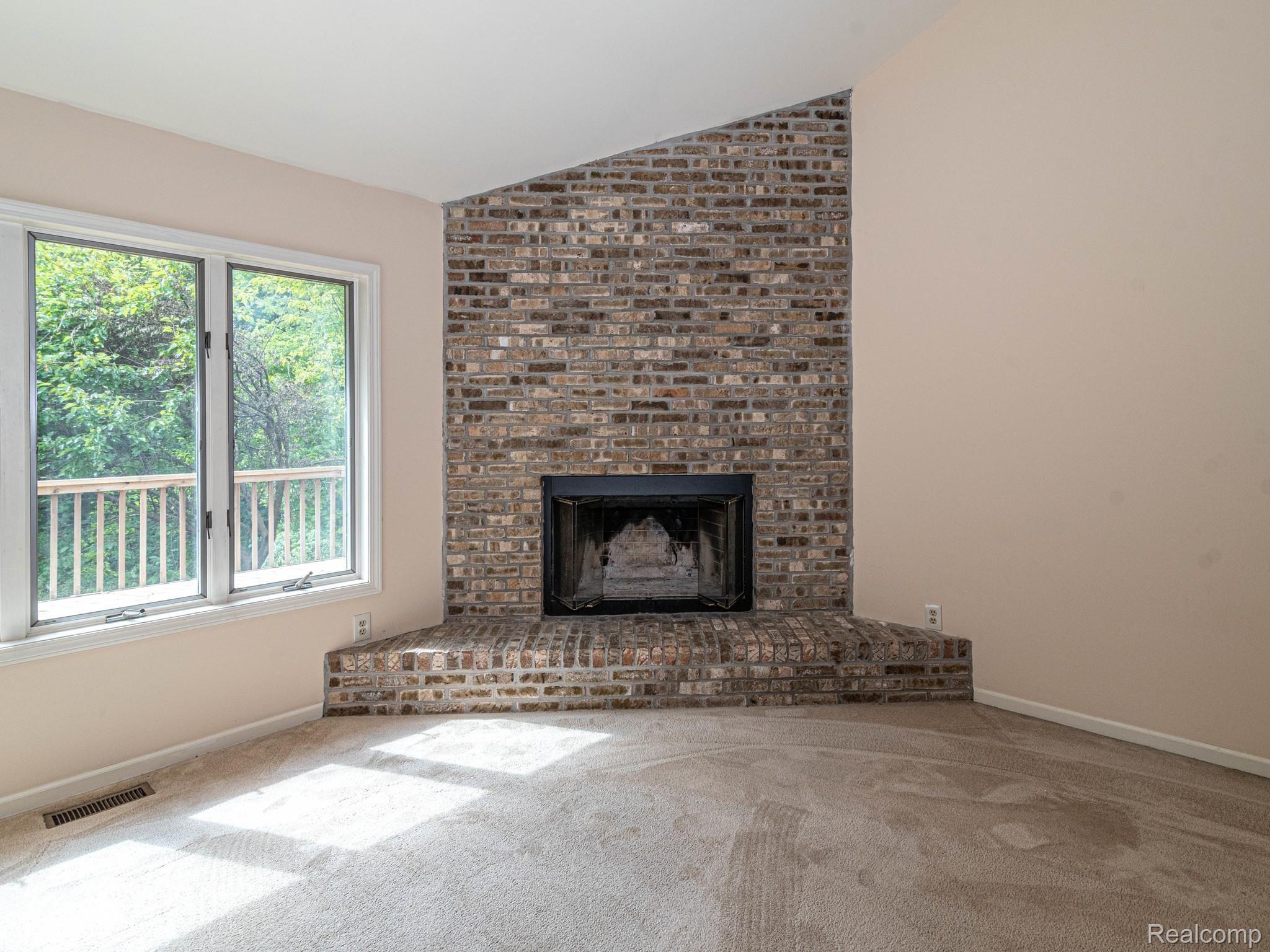 5255 Stickney Road Clarkston, MI 48348 - Photo 8 of 80 Fireplace in Great Room