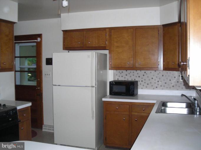 813 Reckord Road Fallston, MD 21047 - Photo 8 of 17 Kitchen