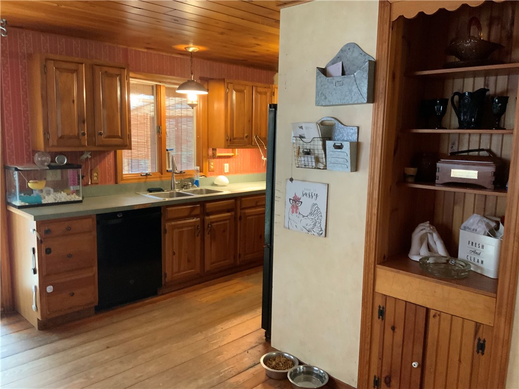 172 Fenner Hill Road Hopkinton, RI 02832 - Photo 9 of 11