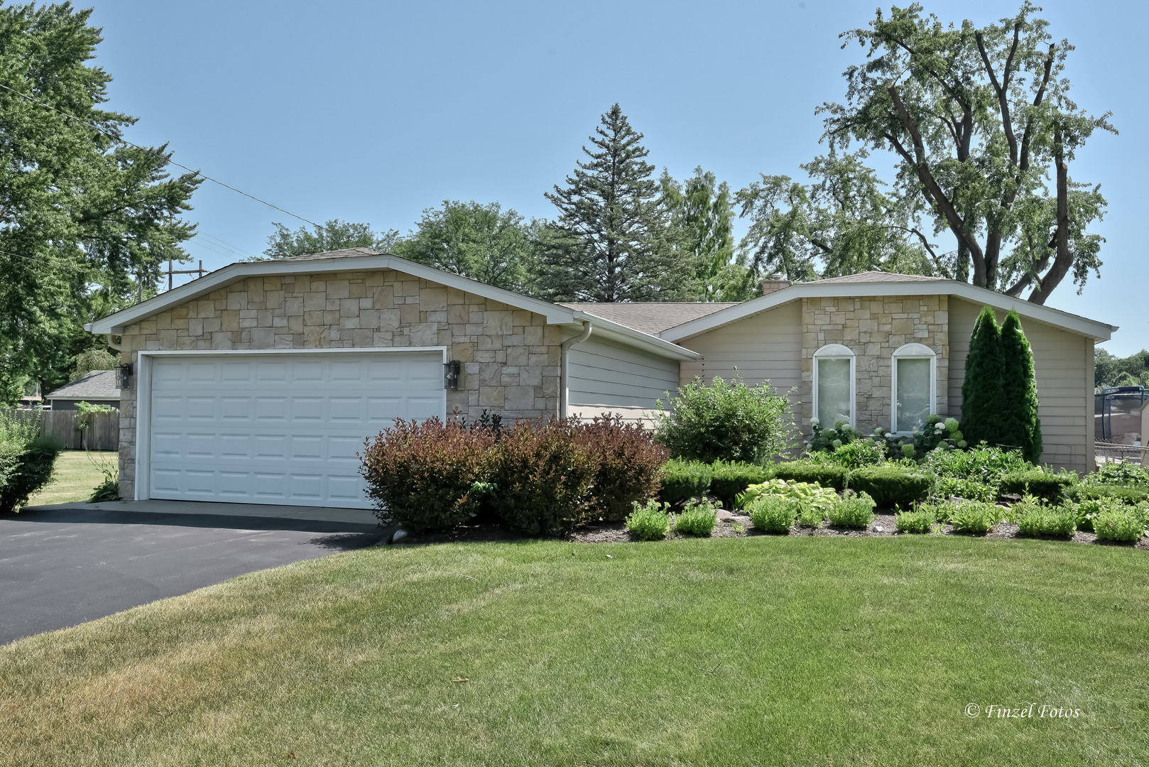 604 Bally Road McHenry, IL 60050 - Photo 1 of 18