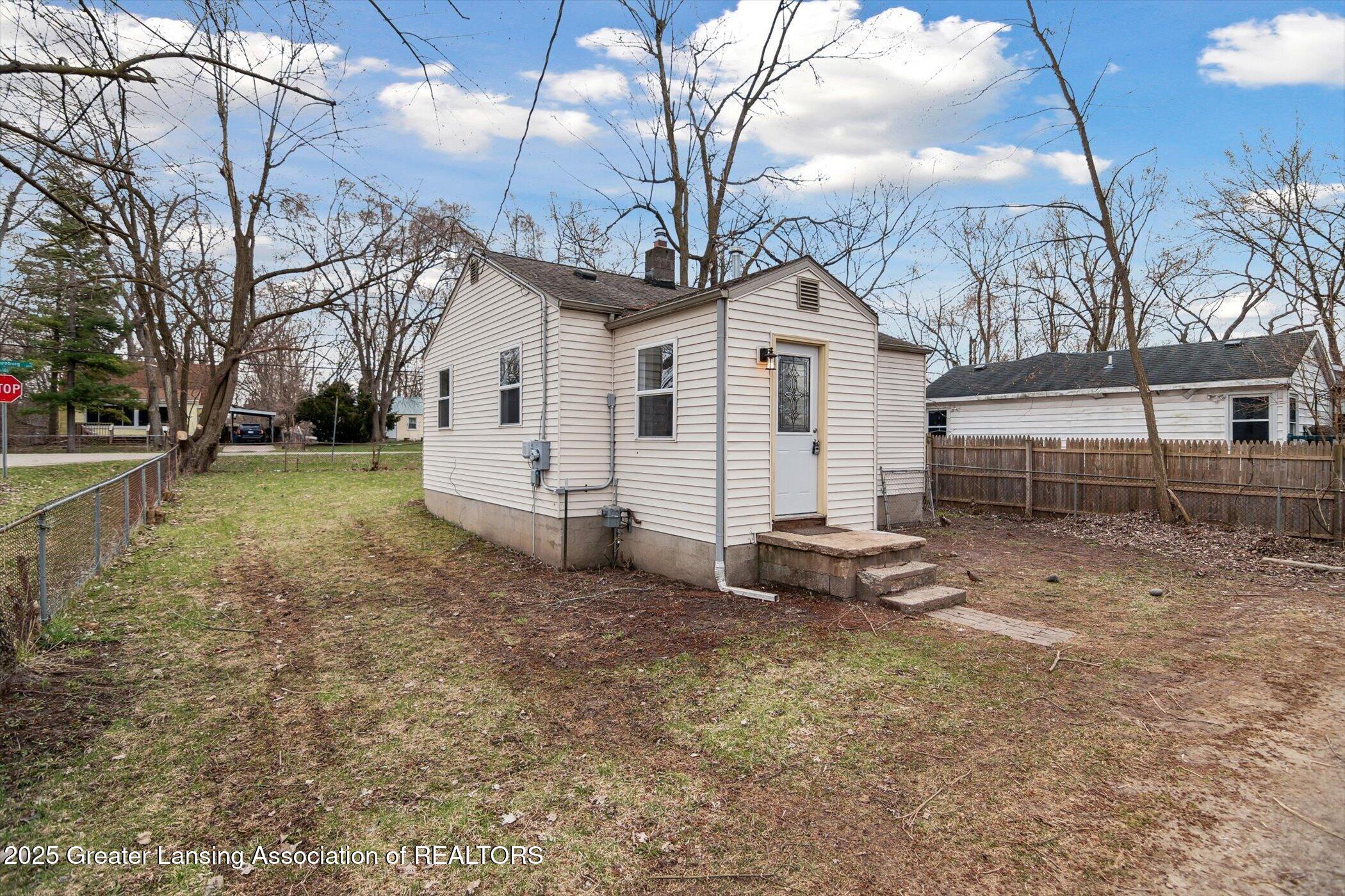 6306 Grovenburg Road Lansing, MI 48911 - Photo 24 of 31 26-6306-Grovenburg-Rd-Lansing-MI-48911-W