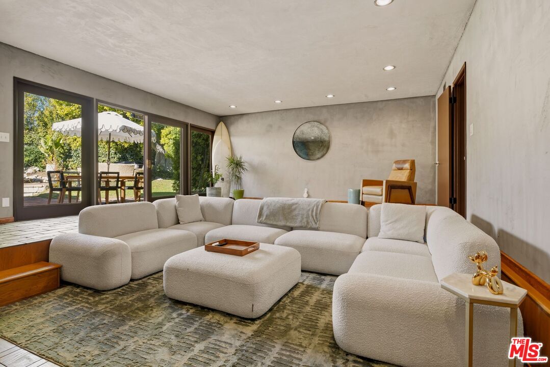 1133 Somera Road Los Angeles, CA 90077 - Photo 16 of 44