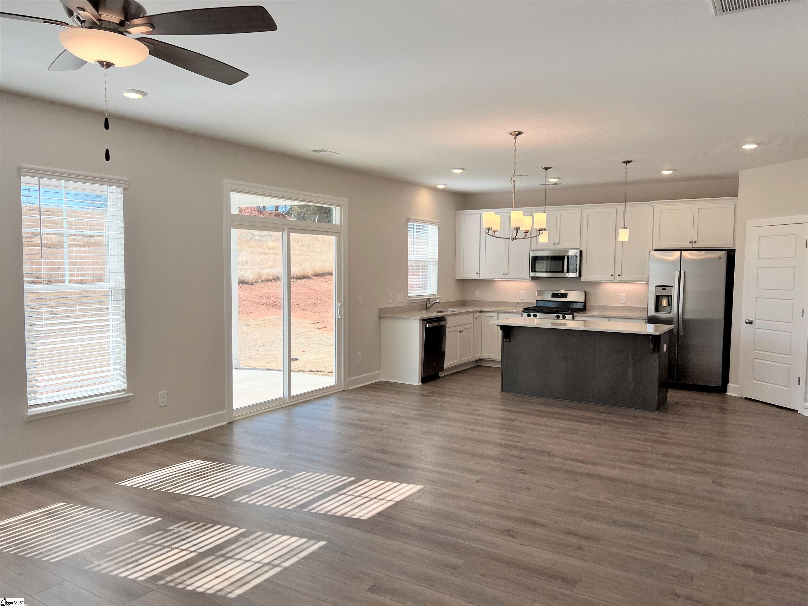21 Callen Oak Way Greenville, SC 29607 - Photo 3 of 20 Gallery Image 3