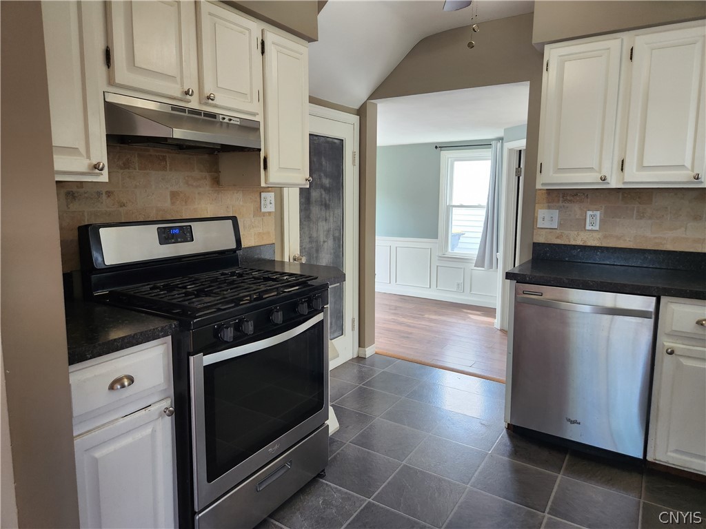 200 Windemere Road Syracuse, NY 13219 - Photo 11 of 29 Kitchen